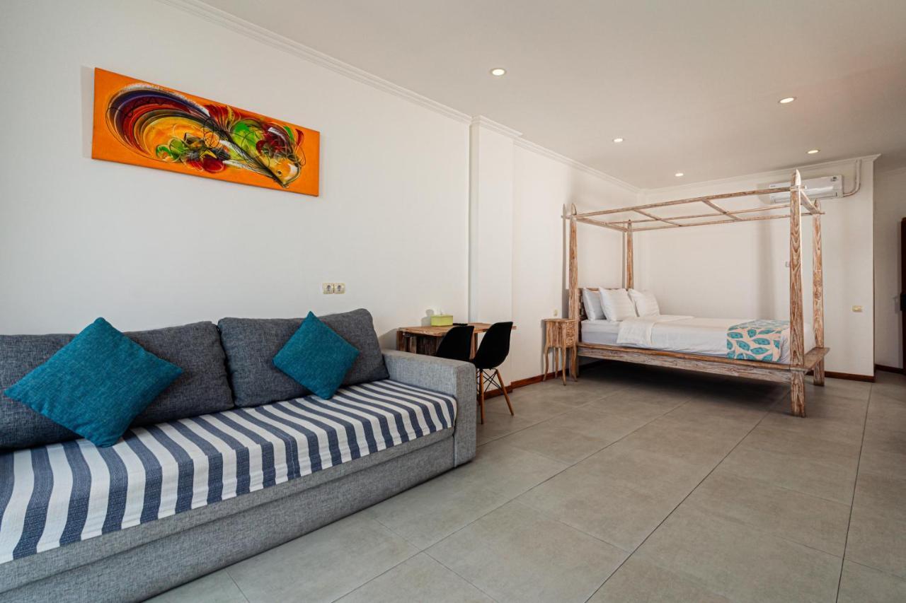 Komodo Suites Downtown Managed By Cpm Bali Labuan Bajo Buitenkant foto